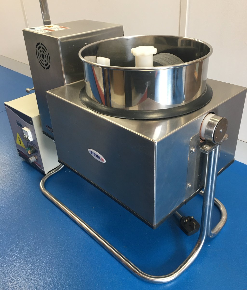 VantageHouse's tweet photo. We have some second hand equipment available - a Savage #Fudge Cooker, a Prefamac 15kg #chocolate Moulding Machine and a Spectra 20 Grinder for #bean2bar customers. Call for details and grab yourself a bargain! https://t.co/wkGo6nnSyH