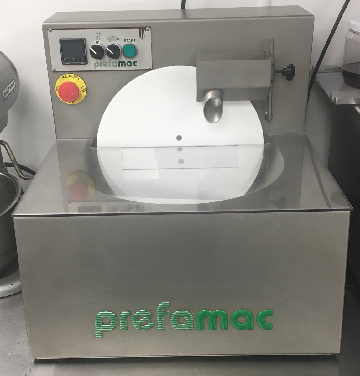 VantageHouse's tweet photo. We have some second hand equipment available - a Savage #Fudge Cooker, a Prefamac 15kg #chocolate Moulding Machine and a Spectra 20 Grinder for #bean2bar customers. Call for details and grab yourself a bargain! https://t.co/wkGo6nnSyH