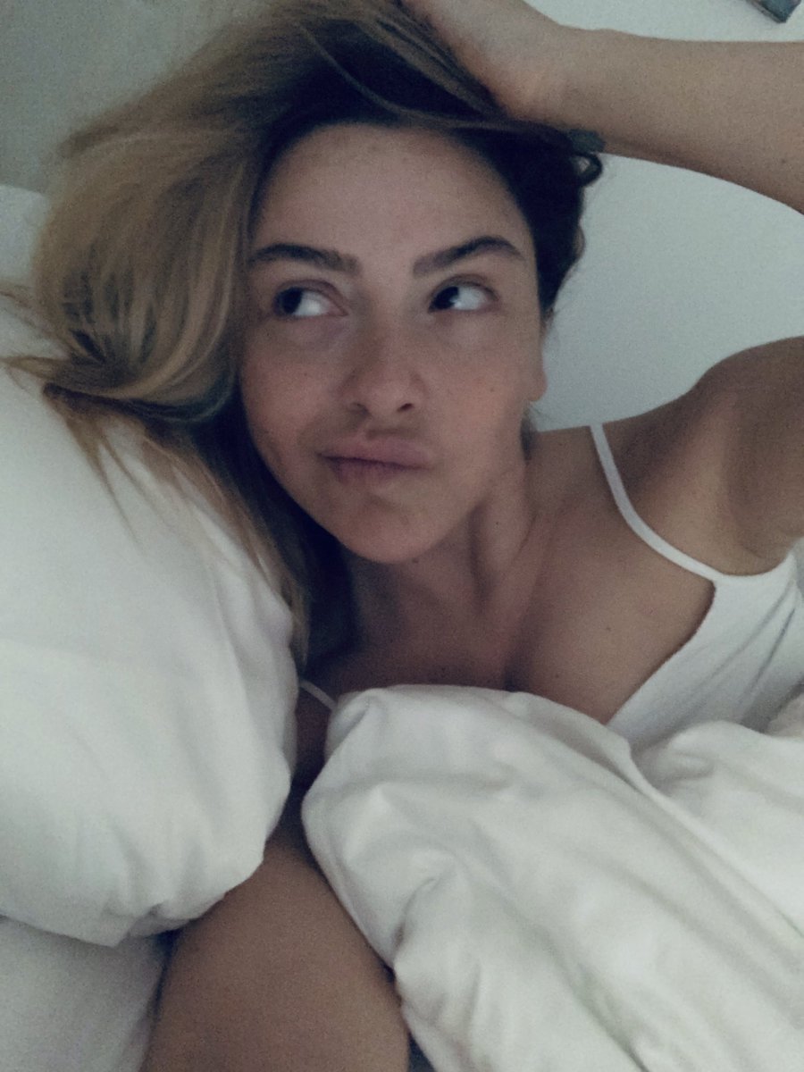 Hadise tweet ❤️ Best adult photos at doai.tv