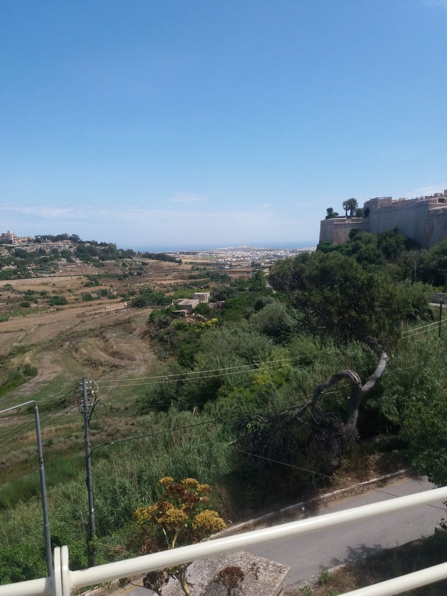 Great to be here in Malta filming and interviewing Maltese Pipe maker and musician Francesco Sultana :) #Adaywillcome #Europe #EUproject @jennbutterworth @beveryquiet @sweeneyfolk @EmmaSweeneyITV @louisadf @guyachambers @guardianmusic @BBCSounds