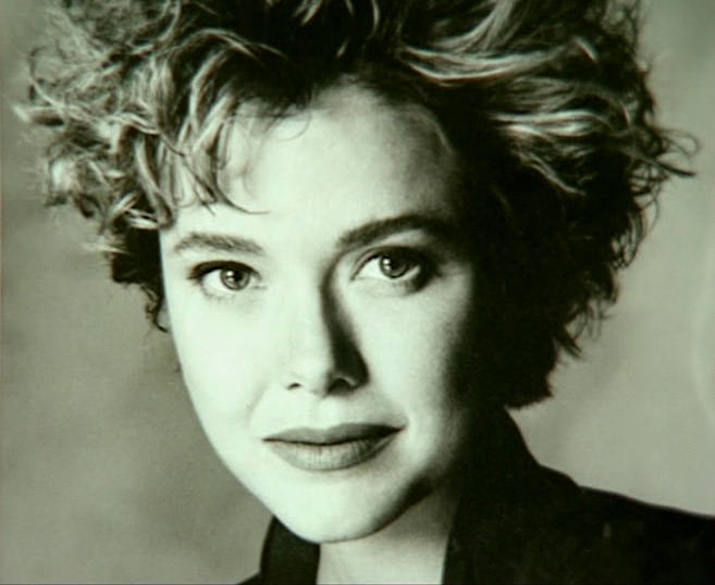 HAPPY BIRTHDAY ANNETTE BENING - 29. May 1958.  Topeka, Kansas, USA 