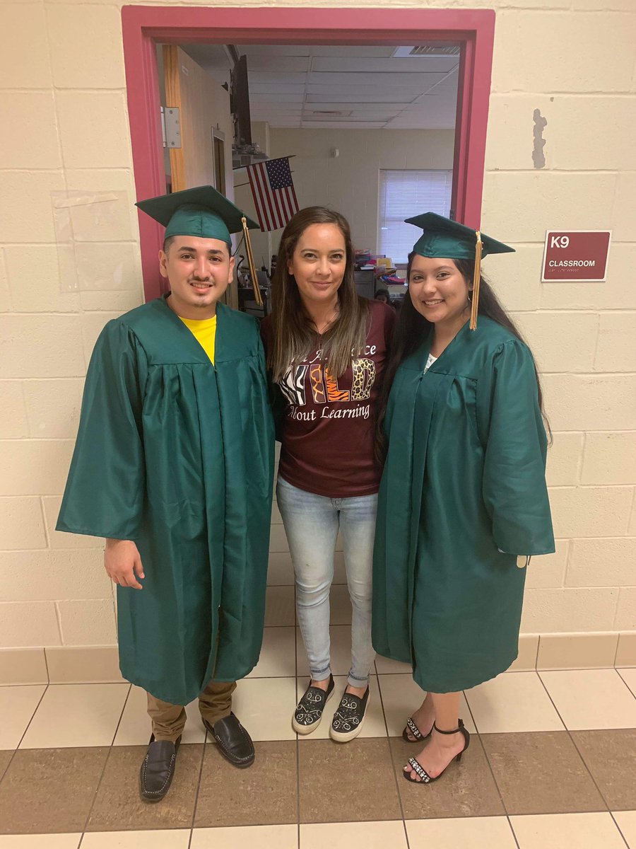 NjohnsonPierce's tweet photo. 2019 Alumni Parade #APierceStrong https://t.co/f06EMPbnN3
