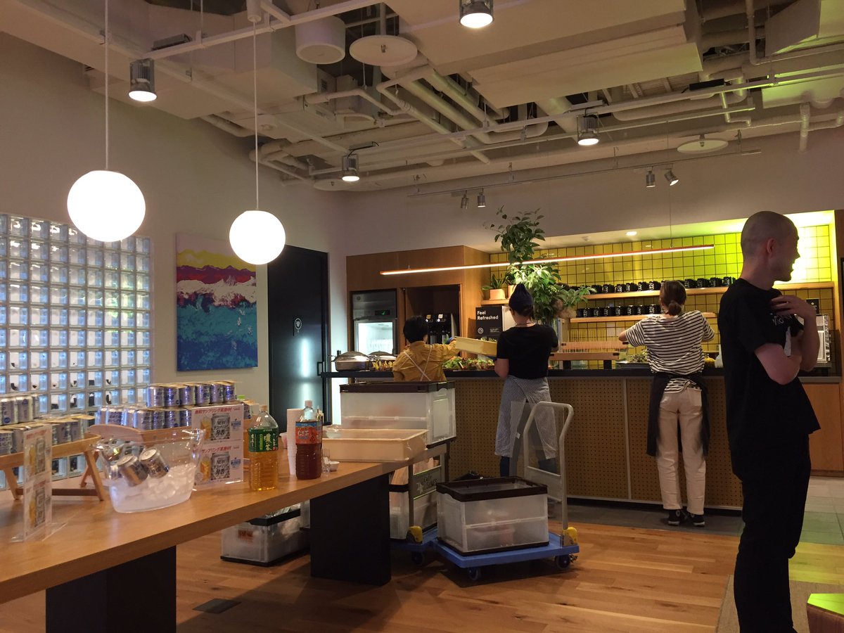 tetsufuru19681's tweet photo. 昨日の様子です。
もちろん結構食べました。
 #SN_technight https://t.co/f7jor7IM5y