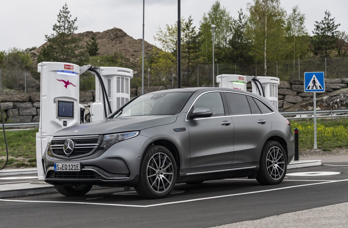 De volledig elektrische Mercedes-Benz EQC 400 MATIC wordt naar verwachting in oktober geleverd. We horen al aardig wat positieve verhalen over de wagen, tijd dus om nog wat meer informatie te delen!  ➕

👉 Lees verder via bit.ly/2XcjMut