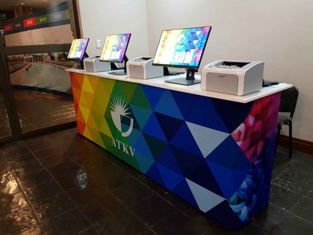 EventOptionsSA's tweet photo. Our beautiful branded counters with matching touch screens for quick and easy self check-in accreditation😁⏱️

#weareregistration

#TheRegistrationteam #EventOptions #EOTeam #Dreamteam #Welovewhatwedo  #EvolveSoftware #weareregistration #RSVPadventures #events #ATKV #branding https://t.co/ng4aM88y96