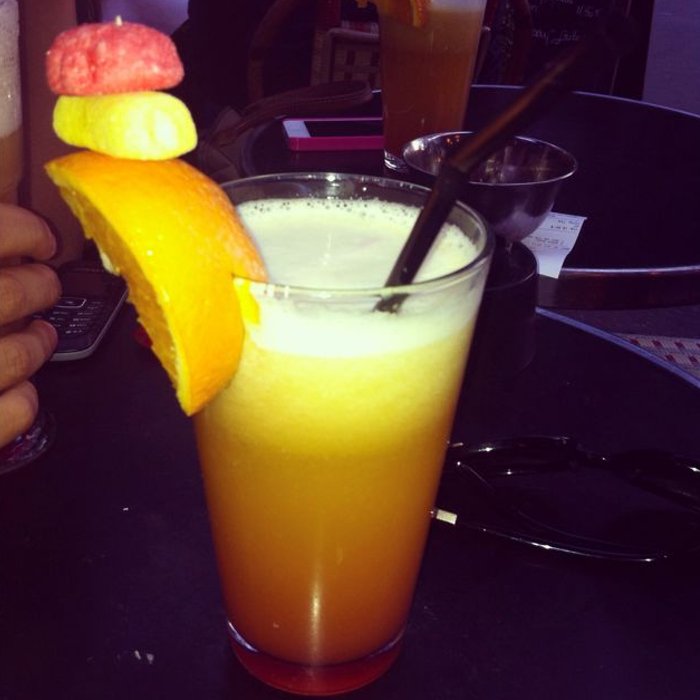 CocktailsBot's tweet photo. Bora Bora (Non alcoholic)
🍸 Highball glass
🍍 10 cl Pineapple juice
🥤 6 cl Passion fruit juice
🍋 1 cl Lemon juice
🍹 1 cl Grenadine
#cocktail #drink #recipe #bar https://t.co/OwVWv1R2ST
