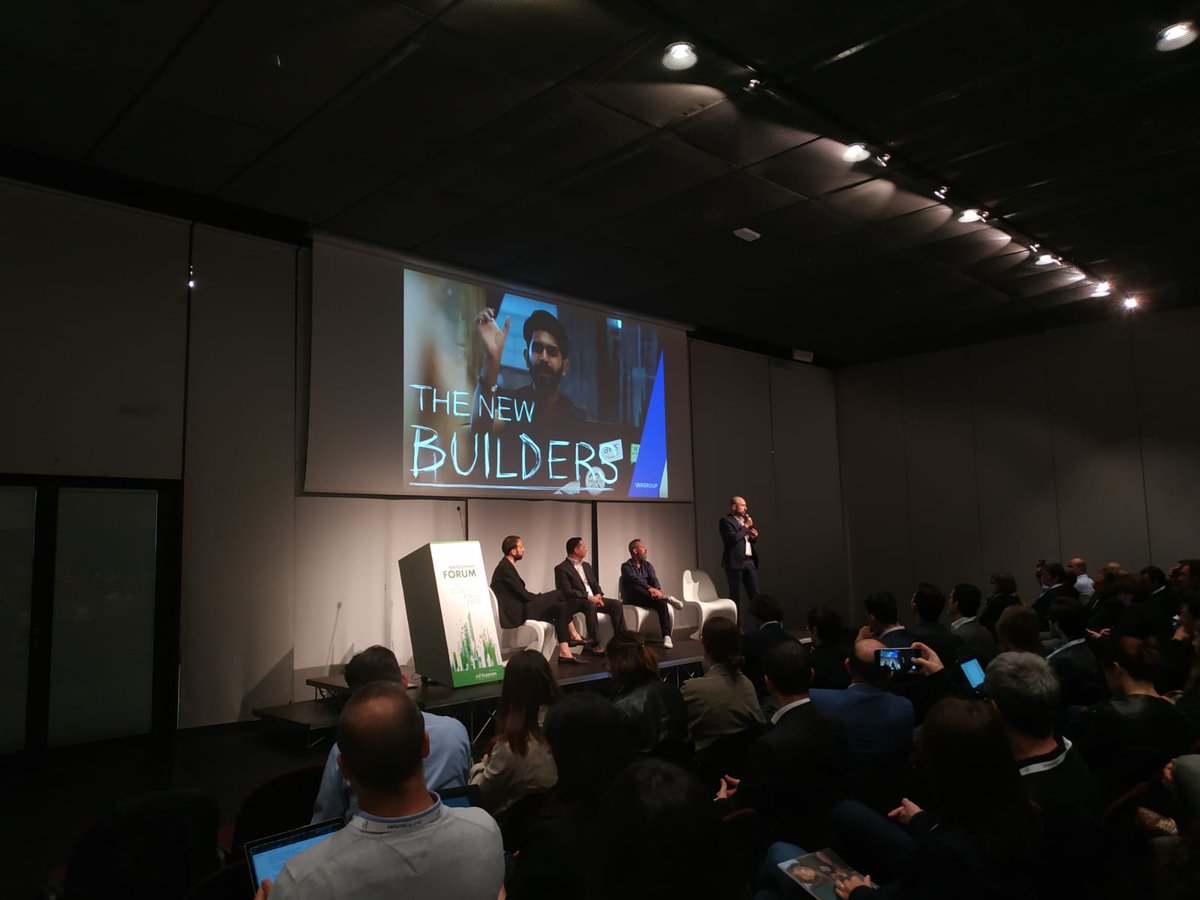 ConsNetcomm's tweet photo. Carrellata di Workshop al #NetcommForum 
In Sala Blu 2 #CalosiTommaso , #CandiFabrizio e #PratesiFabiano di @VarGroup e #FaddaSandro di @PatriziaPepe 

#DigitalRetail
#BusinessTransformation https://t.co/SipRVb4dE1