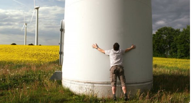 Het is vandaag Wereld Milieudag. Sta dus ook stil bij ons milieu. Besluit thuis je lampen te laten branden op 100% groene stroom uit je eigen molen? Word Winddeler en profiteer van een vaste lage stroomprijs. Kijk op windcentrale.nl.
