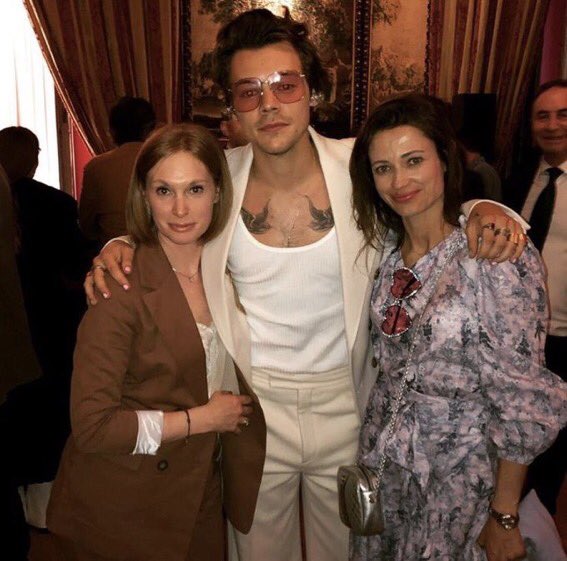 LarryNewsFlash's tweet photo. Harry at the Gucci Cruise after party last night. 28/05/2019. https://t.co/h4RrCM4SJR