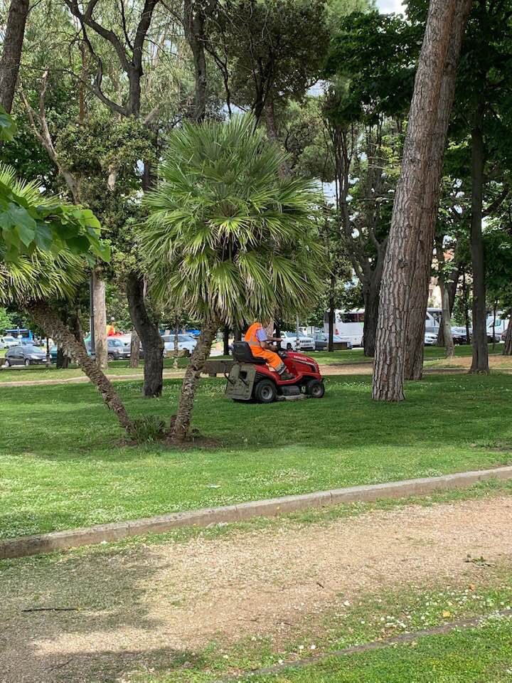 Voi chiacchierate pure, noi si sega.