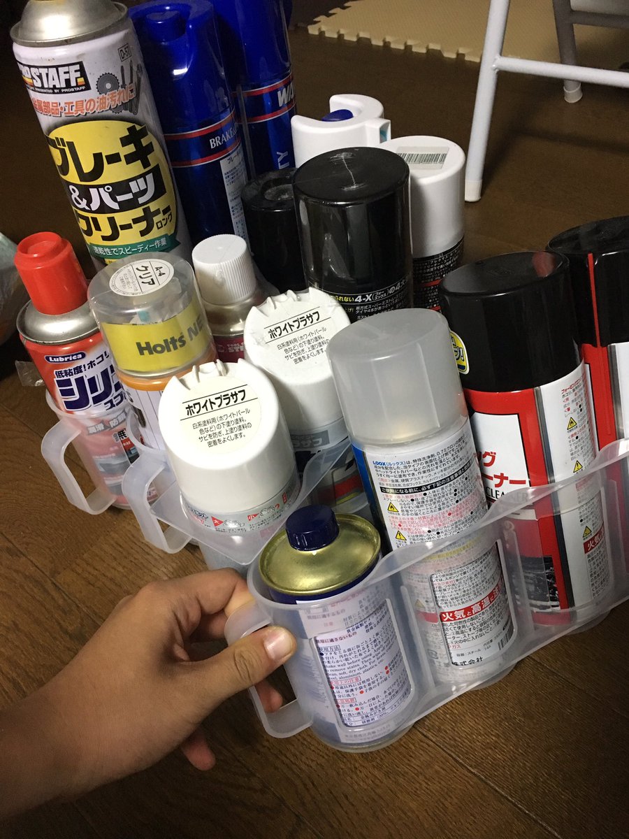 Ultra 2g ٹوئٹر پر ダイソーの缶ストッカー めっちゃええな スプレーすっぽり入る