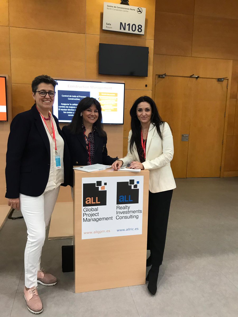Nuestra CEO, <a href="/CarmenPrezPozo/">Carmen Pérez-Pozo </a> Toledano, junto a nuestros clientes All Realty Investments Consulting en SimaPro #SIMAPro en #Madrid
