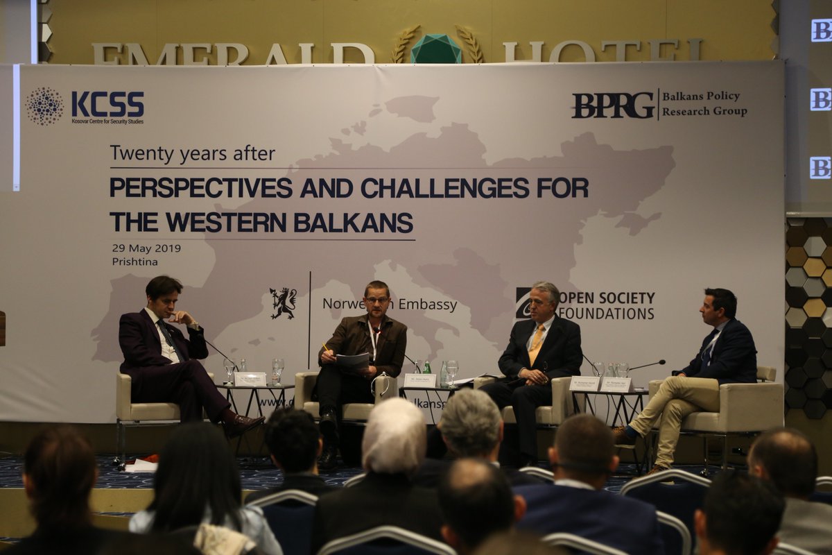 BalkansGroup's tweet photo. @FarCanals concludes that “promises made by the West are largely empty rhetoric's. The Western Power is in decline and the next 5 -10 years are going to be a tricky process.” #R2Pdevelopments #BPRG #KCSS #perspectives4WB https://t.co/tzfFF9QF2T
