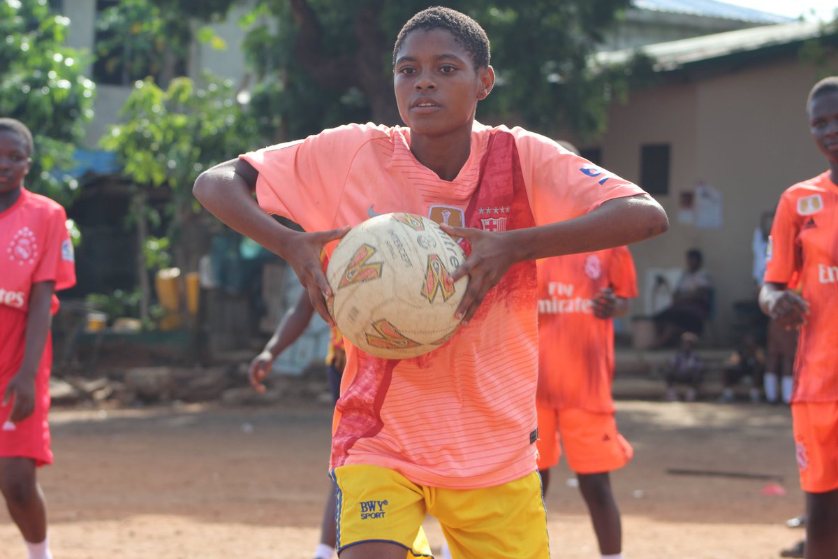 NetballSW's tweet photo. Lili John makes this weeks #wedNEWSday story as she has been having a ball in Africa showing teachers, coaches and children more netball skills!
Read more about her adventure here:
https://t.co/wY0cSzP2Xt
#swnetball #netballinafrica #netballdevelopment #netball #africa https://t.co/paWteru0dC