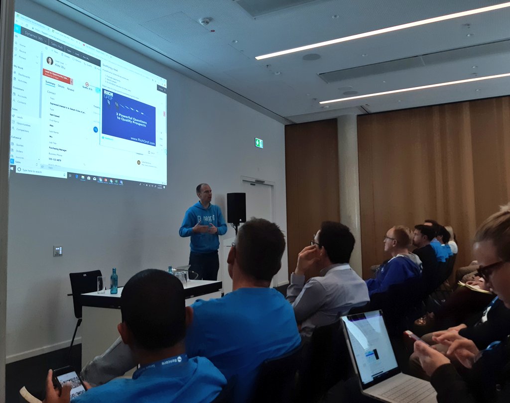 Adopting a new way of working. #Happit demo by <a href="/jpwirta/">JP Wirta</a> at #CollabSummit 👌 #UserAdoption matters. #HappiTimes #microsoft <a href="/collabsummit/">European Collaboration Summit</a>