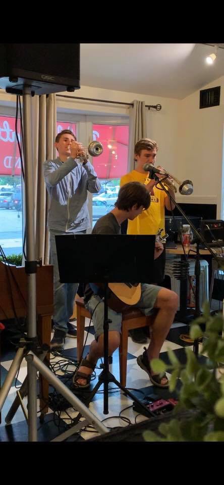 MarchingDodgers's tweet photo. Kudos to all the student musicians who shared their abundant talent last night at “Open Mic Night”! Plus all the families who showed their hallmark #DodgerSpirit &amp; support for our @MarchingDodgers 🎶 #somuchtalent #thankyou again @daddymattysBBQ https://t.co/Hs1BaFwCPc