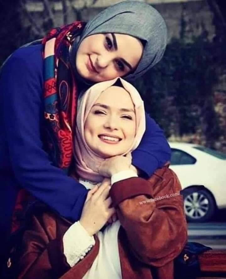 aaalizz2's tweet photo. - قيل عن #الأخت إنها :
اليد اليمين ، ضلع ثابت لا يميل ،
قطعه من الاُم تورد لك الحياة .. ❤🌹 https://t.co/VgLHqpJ7z5