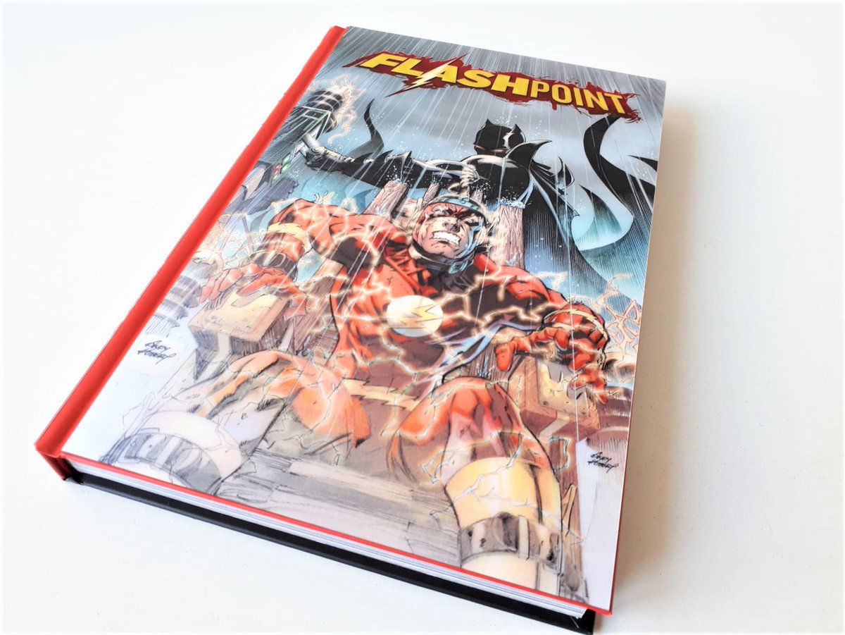 eccediciones's tweet photo. Cuando Barry Allen, #Flash, despierta, el mundo ha cambiado. En un #UniversoDC al borde de una guerra cataclísmica, la última esperanza es reunir a un grupo de improbables héroes.
#FlashpointXP vol. 2. Con portada, lomo y contraportada lenticulares: https://t.co/Mt3v3SOj1E https://t.co/t6IU2A9c5z