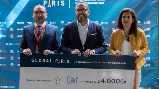 murciaeconomia's tweet photo. Global París renueva su compromiso con la sociedad murciana @DesguaceParis      
https://t.co/dAEc4f5UWs https://t.co/tr9ptbhH1s