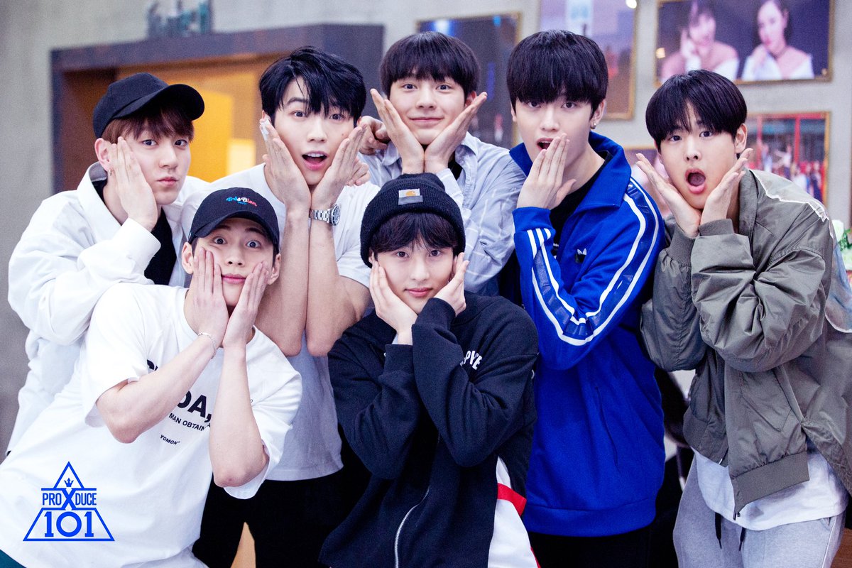 mnet_produce101's tweet photo. #프로듀스X101 ㅣ 그룹<X>배틀 연습 현장 비하인드 포토 공개!
#PRODUCEX101 | RELEASING BEHIND Pictures of Practicing GROUP <X> BATTLE!

🎵'Girls Girls Girls'조
그룹<X>배틀 연습 중!조별 단체사진 찰칵📸

글로벌 아이돌 육성 프로젝트 ＜프로듀스 X 101＞
매주 금요일 밤 11시 본/방/송 https://t.co/nRnm8ohCJw