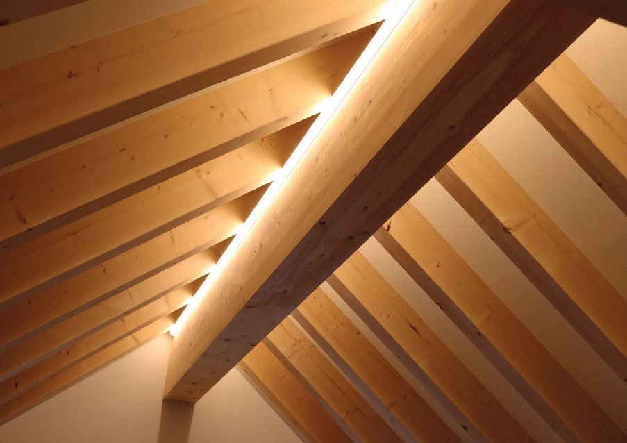 Z malo domišljije je uporaba LED trakov in LED profilov lahko zelo raznovrstna.
 Luči v srcu se ne da kupiti, za ostale poskrbimo mi ...
 fobmark.si/led-profili/