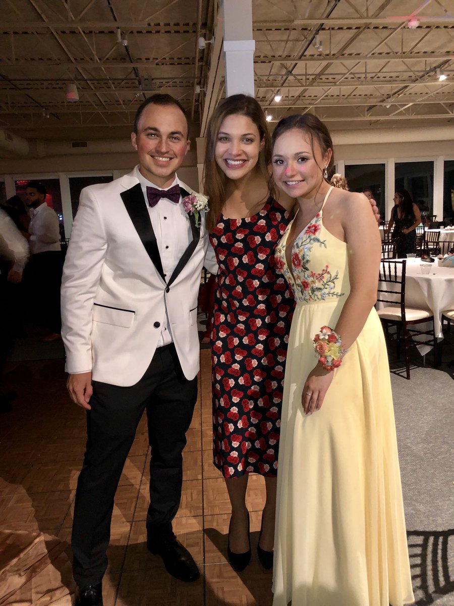 rikelma__'s tweet photo. Some of my faves π© β€οΈ
Was blown away last night. My seniors looked absolutely stunning #HHSProm https://t.co/AbHduyYkBk