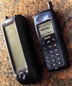 20 years ago, I launched the <a href="/Philips/">Philips</a> Ilium synergy. A spectacular commercial failure, and also the most advanced #smartphone of the time, (380 grams of fax, email, texting, touchscreen, and internet) all on #GPRS. Also, black and white. #iamadinosaur