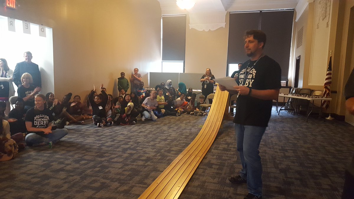 marker449's tweet photo. The Pinewood Derby was awesome!  HUGE shout-out to @MrClearyKC for planning this and giving our students such an amazing experience! @KCIAcademy #steam #lovedoeswork #pinewoodderby https://t.co/daQEvK0JvW