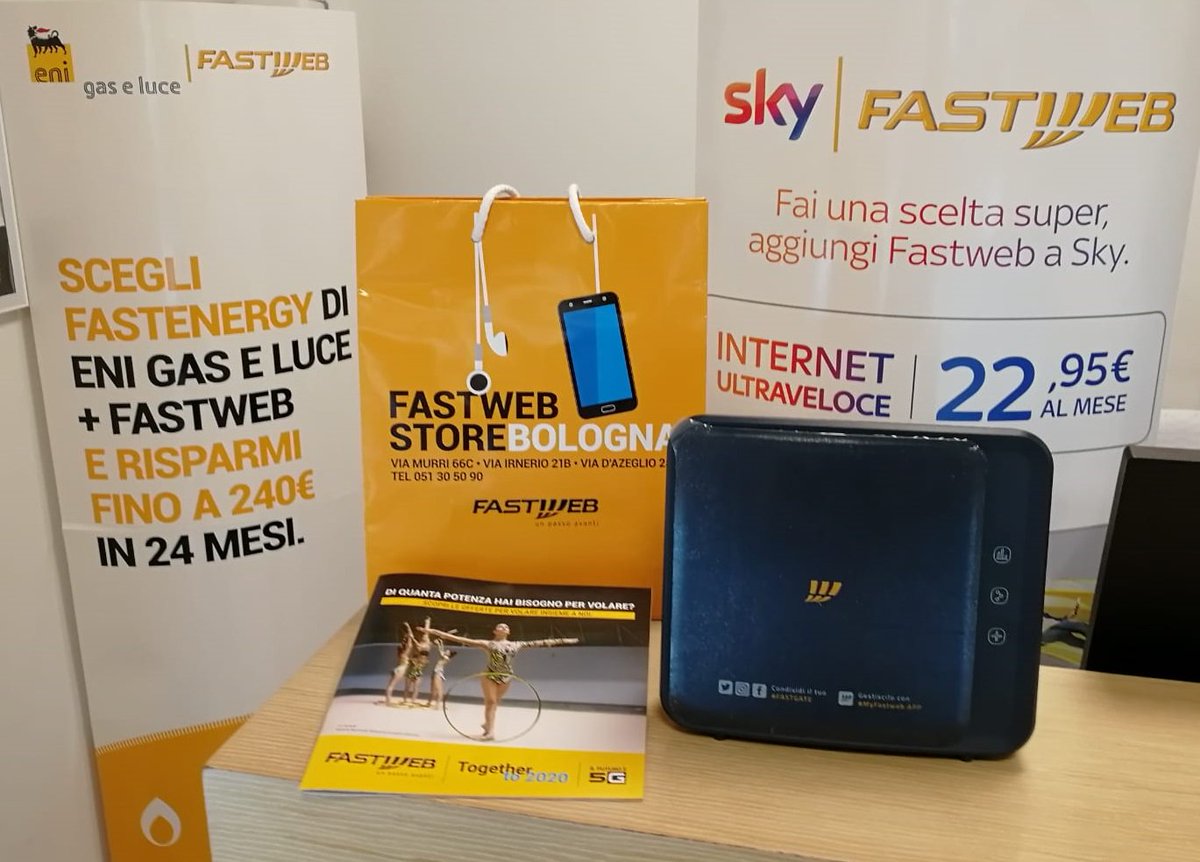 FastwebstoreBO's tweet image. Modem #Fastgate il primo interamente progettato da Fastweb.
Sempre incluso con l&apos;offerta Internet, senza vincoli e costi di attivazione a partire da € 24,95 al mese con Mobile Fastweb.
#nientecomeilprimo #internetillimitato #velocecomelafibra #novincoli #togheterto2020