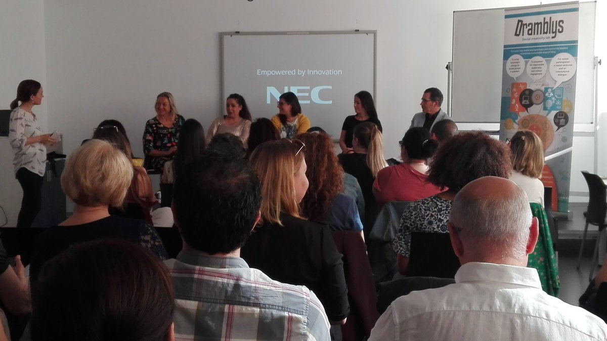 ClubEmpleoAB's tweet photo. Encantados de participar desde el Servicio de Promoción Económica del @AytoAlbacete en la mesa redonda "Construyendo el #emprendimiento social en clave de género" invitados por @dramblys_org que presentó los resultados de su proyecto #womcaproject. Gracias por su invitación! https://t.co/mvFtCq0stJ