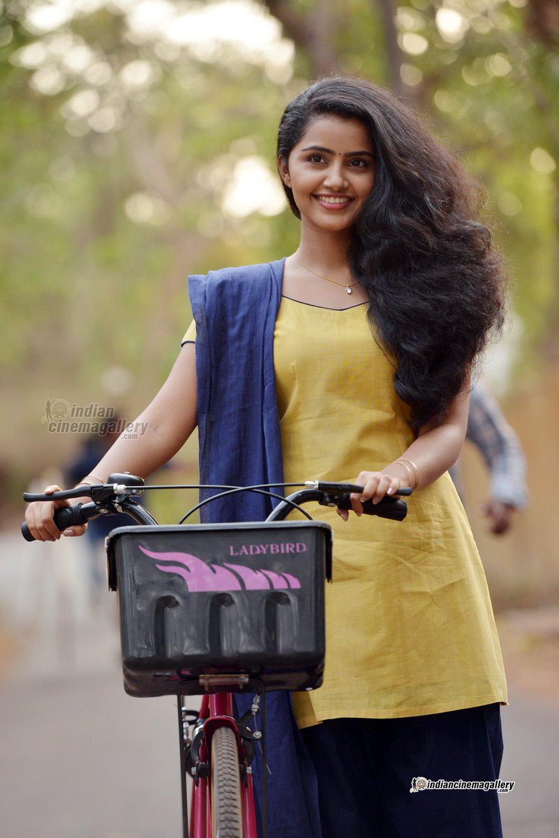 AnupamaKingdom's tweet photo. Trend Setter Movie Premam 💗 are 4Years . I am Happy to See Premam. Sensational and Evergreen Movie Is  Premam . The Journey of @anupamahere is Started As Mary George 👰👰👰. I am Fan to her acting and Hairstyle👰.
#4YearsOfSensationalPremam 
#4YearsOfMaryGeorge 
#4YearsOfPremam https://t.co/n7yKA3Vf67