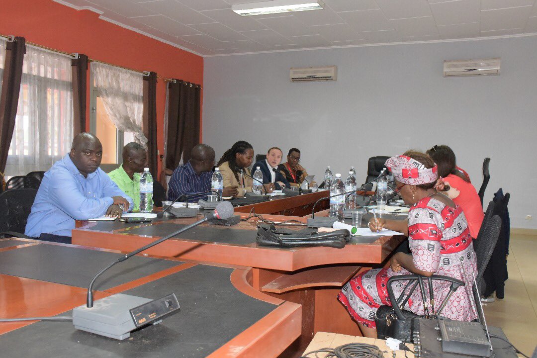 Comment assurer les sévices de sécurité et de justice en #RCA. Perceptions des communautés locales et retours d’expérience sur la façon de combler l’écart entre les hypothèses des acteurs exogènes  sur les dynamiques de légitimité. #CARCrisis <a href="/Cordaid/">Cordaid</a> <a href="/OCHA_CAR/">OCHA CAR</a> <a href="/SIPRIorg/">SIPRI</a> <a href="/UN_CAR/">MINUSCA</a>