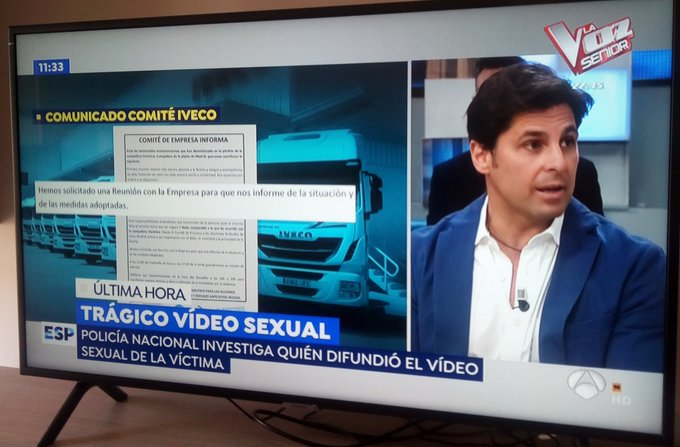 Warrior87x's tweet photo. Fran Rivera en relación al suicidio de Verónica, trabajadora de IVECO, tras difundirse un vídeo sexual.

Los hombres no somos capaces de no enseñar esos vídeos, y por eso pido a las mujeres que no se graben.

¿Se puede ser más machista y asqueroso?

#RumboPactosARV https://t.co/lv0R93PkLq