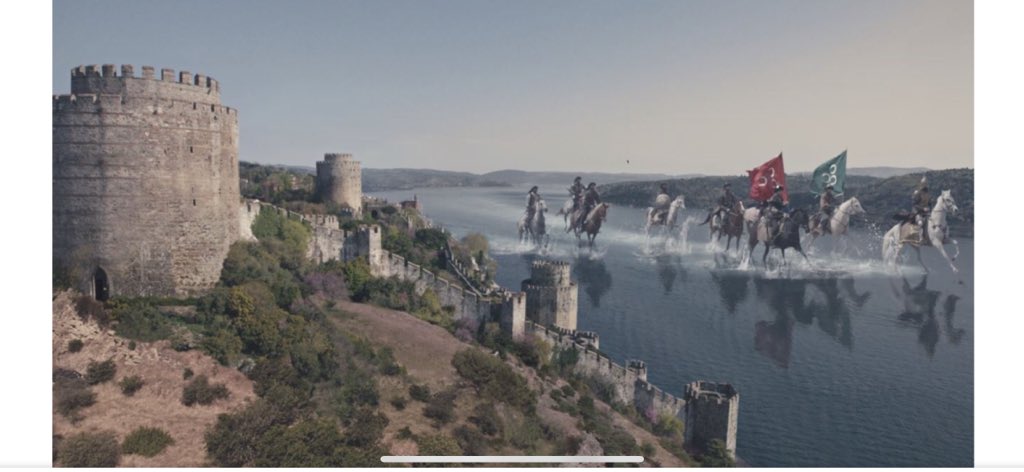 Bu şehri istanbul ki bir misl-ü behadır
Bir sengine yek pâre Acem mülkü fedadır...
/Nedim 
Yürü, hâlâ ne diye oyunda oynaştasın ?
Fatih'in  İstanbul'u fethettiği yaştasın.!;
#Fethin566Yılı 
#FatihSultanMehmetHan 
#29Mayıs1453'te
Rahmet
Peygamberi'nin
müjdesiyle şereflendin..