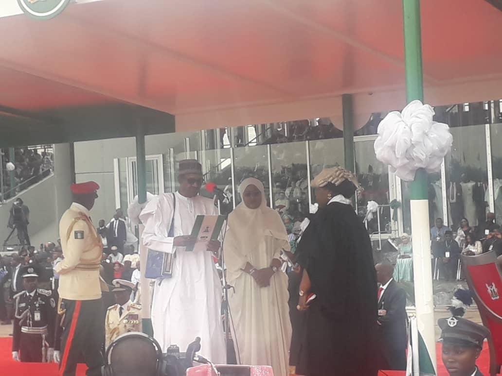 woye1's tweet photo. Since you have refused to watch d live streaming of @MBuhari ‘s swearing in, let me show you something. Pix ni oooo. Better smile and drink coffee to make urself happy. Rejoice and moved on https://t.co/n2QkOTDZLd
