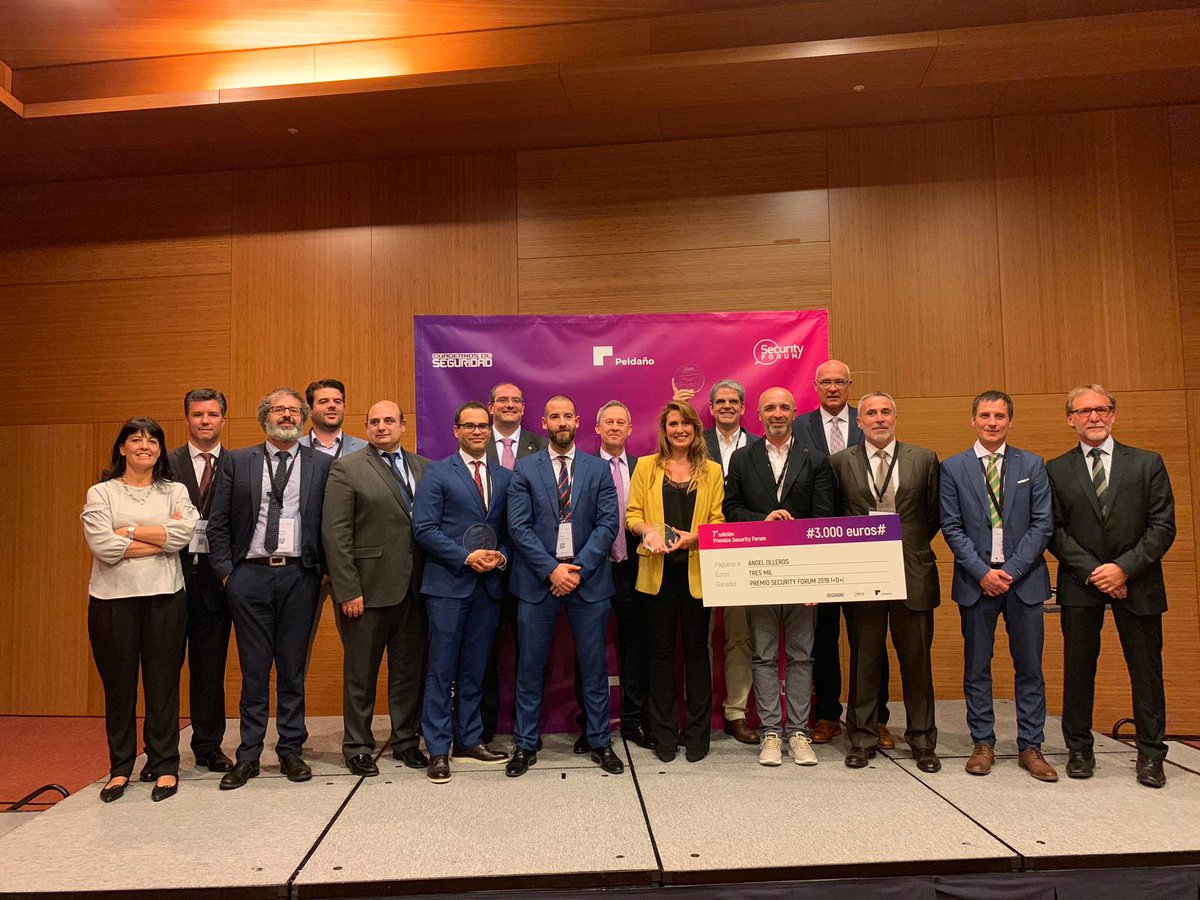 ¡Seguimos en #SecurityForum19 💪!  
Felicitamos a <a href="/AngelOlleros/">Angel Olleros Consultoría</a>, ganador de la 7ª edición del Premio <a href="/securityforumES/">Security Forum</a>, quien presentó junto a Iván Ballesteros su herramienta  "Evaluador de Seguridad".
¿Quieres asistir? Te esperamos hasta las 18:30 en el stand 017 de <a href="/CCIB_Forum/">CCIB / Centre de Convencions Internacional de BCN</a>