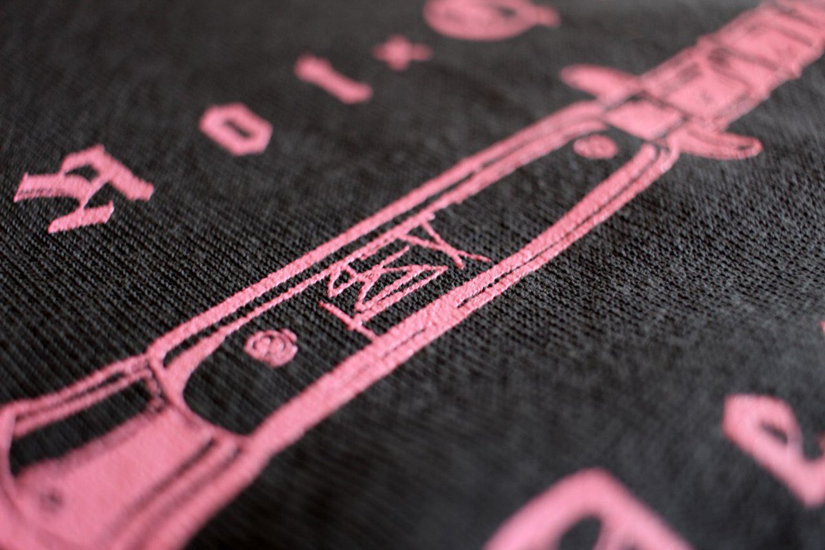 tdp_clothing's tweet photo. Pink and grey switchblade. 
All of our garments are made in-house with attention to detail. Head over to our website to see the full range of clothing available.
https://t.co/lkCYuqje31
#pinkandgrey #switchblade #hoodie #clothing #handscreenprinted #screenprinting #handmade https://t.co/yDPTxKmN7O