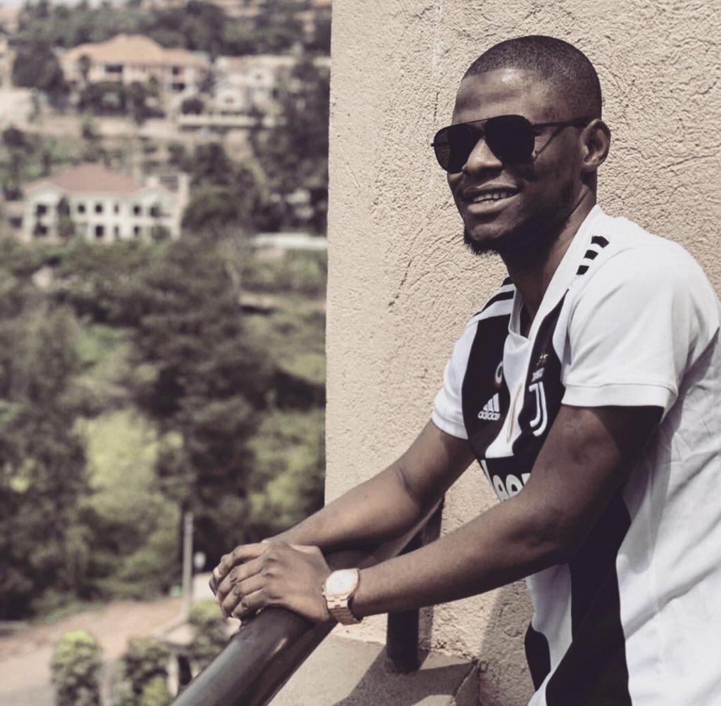 DTroyCopper's tweet image. Olayinka - Husband, Father, Ex-phone repairer, Traditional Wear aficionado, Fufu and Egusi soup enthusiast, English and Literary Studies Graduate, Influencer Marketing guru, Lord of the Hypelee Empire, Co-Founder, Director and Head of Operations, #DevonTroyCopper. #DTCWay