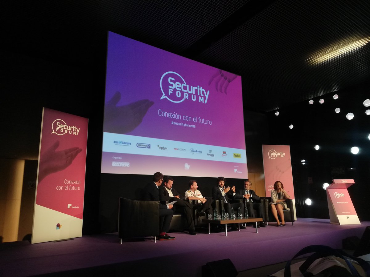 Concienciar, formar y cooperar... ¿A qué estamos esperando?, un debate sobre #Ciberseguridad para culminar la jornada de hoy. #SecurityForum19 <a href="/Adolfo_Hdez/">Adolfo Hernández</a> <a href="/THIBER_ESP/">THIBER</a> <a href="/Qcubeiro/">Enrique Cubeiro Cabello</a> <a href="/INCIBE/">INCIBE</a> <a href="/CCNCERT/">CCN-CERT</a> <a href="/marobserva/">Mar Lopez</a> <a href="/dsn/">DSN</a>