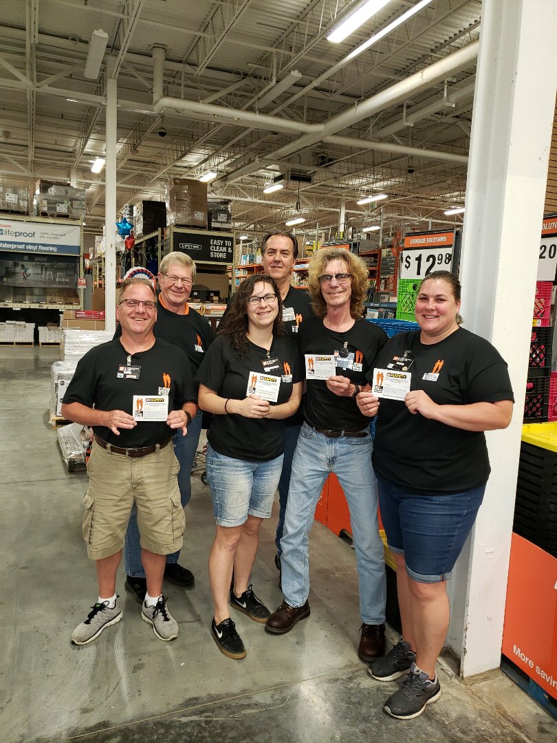 Team 4164 choosing to work safe and make Safety a priority! Congratulations to this month’s drawing winner Joe Skoczen! #gotyourback