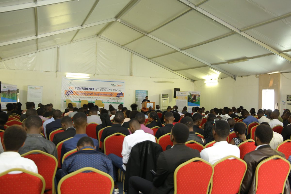 ryaf_agribiz's tweet image. Hon Minister @g_mukeshimana delivering her marks to the participants of #YESCONFERENCE2019 here at #KCEV and highlighted the contribution of government to support young entrepreneurs in agriculture who have a smart mind to become agribusiness oriented.