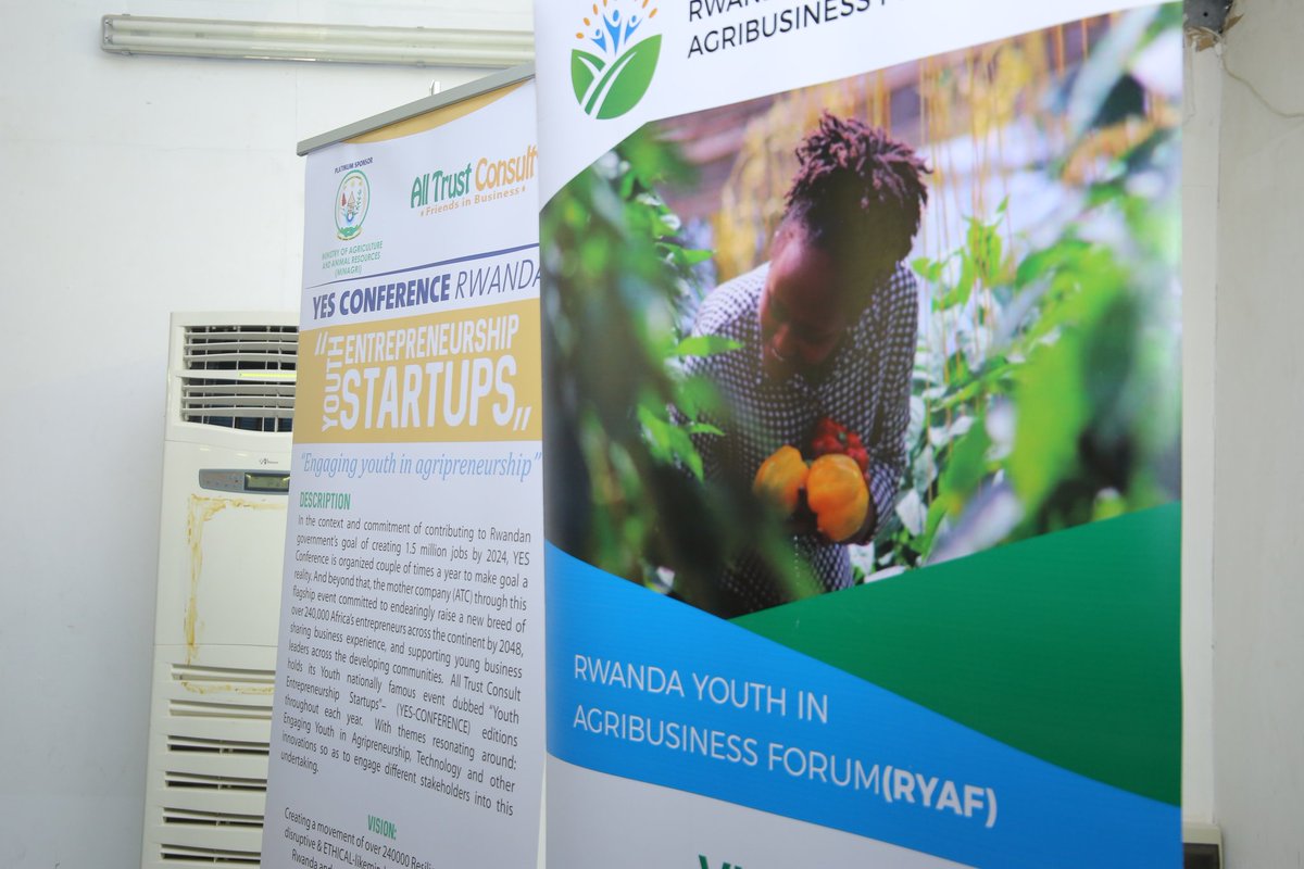 ryaf_agribiz's tweet image. Hon Minister @g_mukeshimana delivering her marks to the participants of #YESCONFERENCE2019 here at #KCEV and highlighted the contribution of government to support young entrepreneurs in agriculture who have a smart mind to become agribusiness oriented.