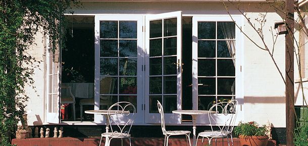 sash_windows's tweet image. With traditional #espagnolette and #ShootBolt #LockingSystems, our #FrenchDoors allow you to maintain the style, integrity and traditional beauty of your home. buff.ly/2QSxv60 Call us on 01753 858196 for a quote!

#SashWindows #London #BoxSash #WindowCompany