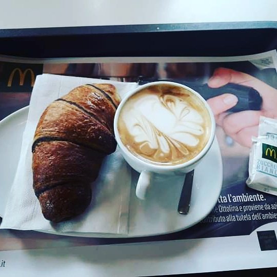 verymaci's tweet image. #McDonalds #colazione1euro #bontà