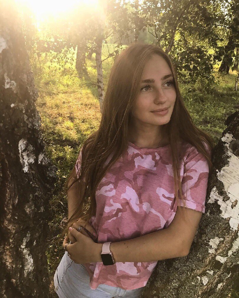 Retweet wenn du mich hübsch findest. Follow wenn du Single bist. Like wenn du mein Account magst.