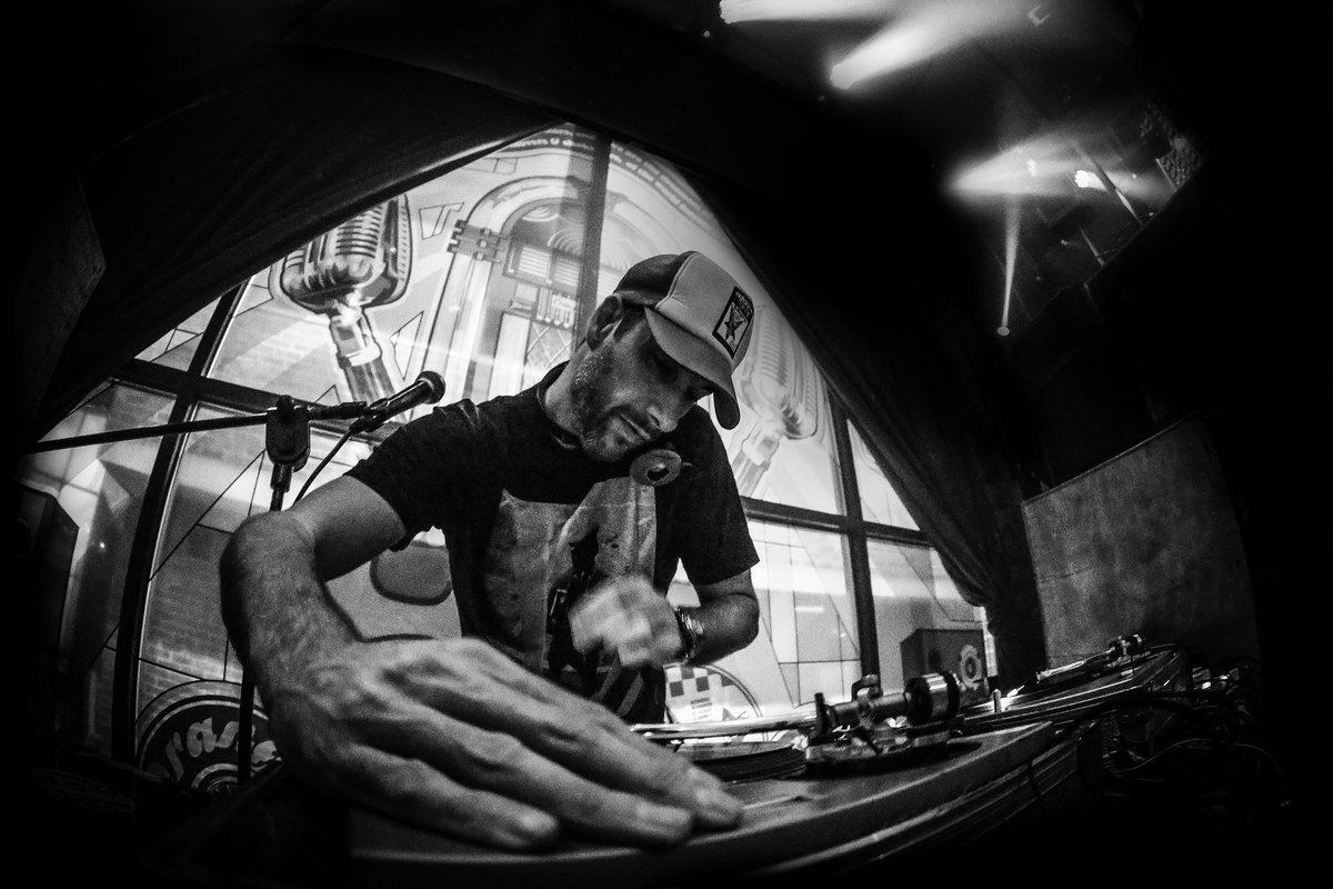 CCA_Glasgow's tweet image. 📽🥳 @LibraryMusicDoc screens on Friday night + DJ set beforehand from Mr Divine and FREE after-party from 9pm @SARAMAGOcafebar w/ @DJFormat4 💥 cca-glasgow.com/programme/the-…

#divineglasgow #kpmlibrary #djformat #librarymusic #thelibrarymusicfilm #mrdivine #saramago