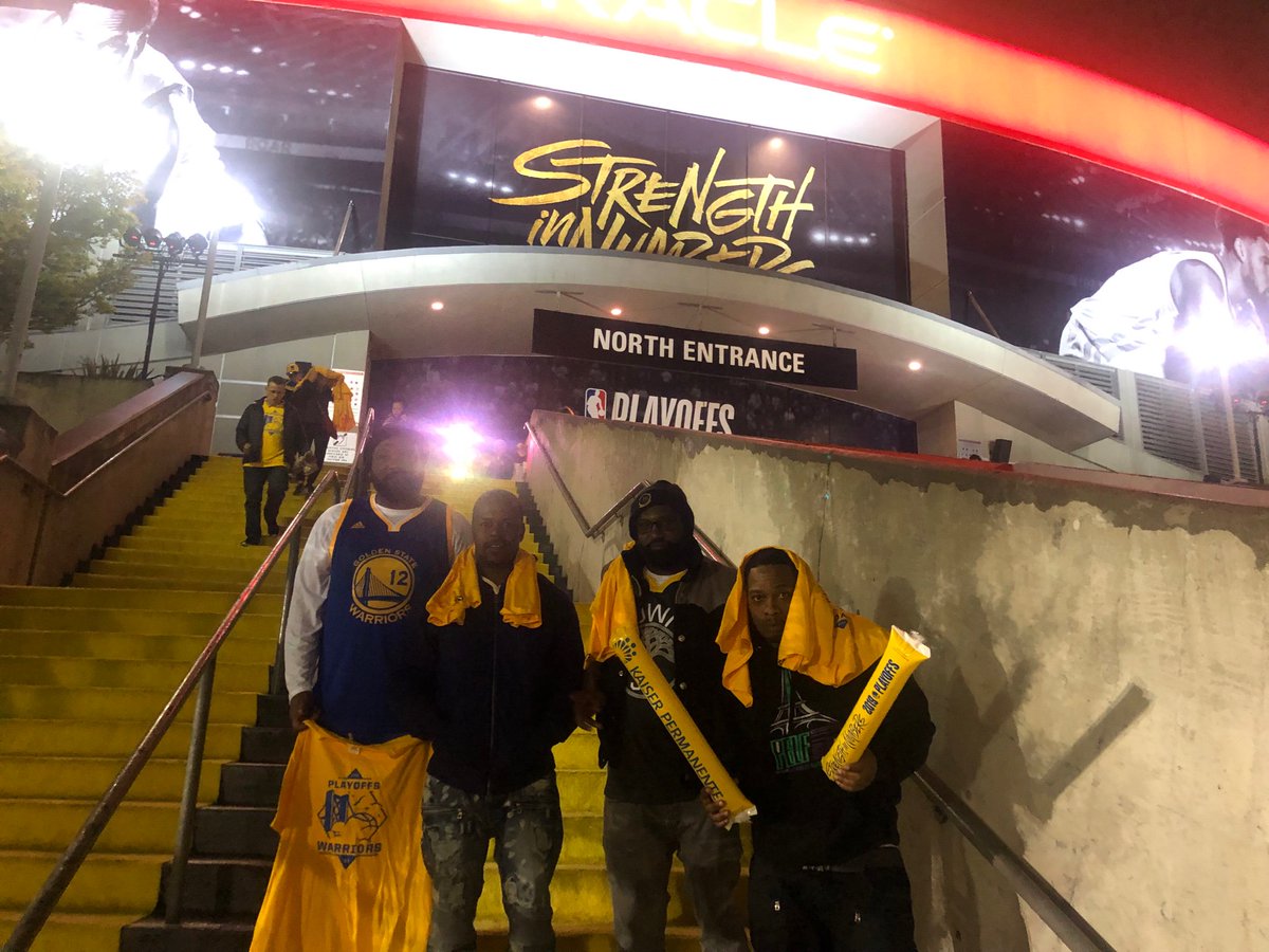 bookplayap's tweet photo. The Warriors Game Bay Area stand up 💪🏿 https://t.co/6g9Ougmg0J