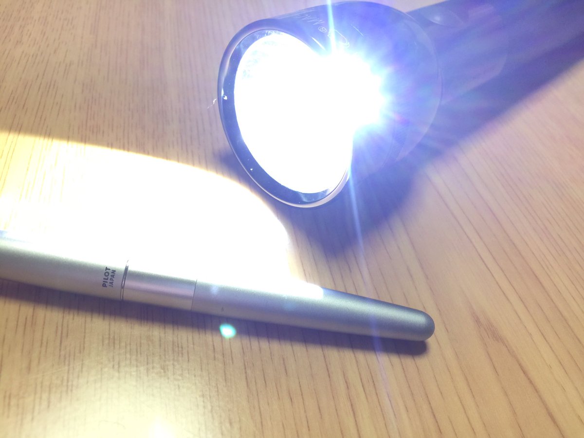 joji320jp's tweet image. 今更ながらマグライト🔦が爆光に✨
おかげで外壁塗装の塗り漏れを発見！
#LED化 
#9V