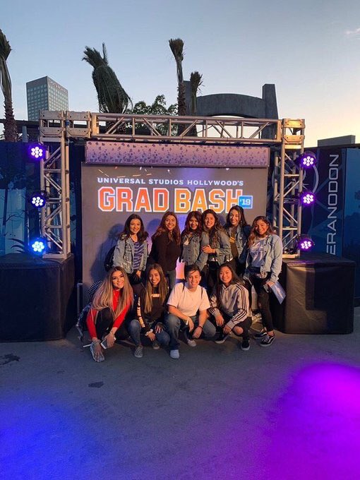GradBashSquad's tweet image. Grad Bash at Universal Studios Grad Night! Gonna be Lit! Having fun before college and our highschool chapter ends! Great memories make memorable stories! 💙💛💚❤#MeetMarshmelloUniversal #classof2019 #gradbash2k19 #gradbash #graduates #friends Universal Studios Hollywood