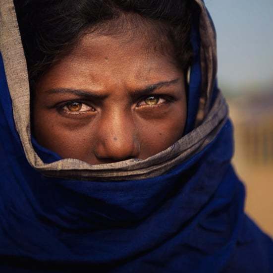 Portrait of Suman in Pushkar.⠀ Suman is a young girl from the Kalbeliya tribe, composed of musicians and dancers in Rajasthan. She has a complete iris heterochromia with one hazel eye and one green eye. ⠀
Rajasthan, India⠀
⠀ ⠀
#tribalgirl #nomadi… bit.ly/2JMrt7U